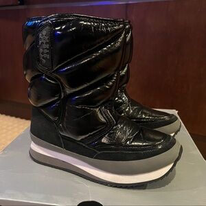 Aldo Black Patent Quilted Puffer Moon Boots
